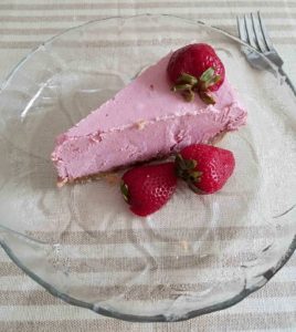 Raw, Non-Dairy Strawberry Cheesecake